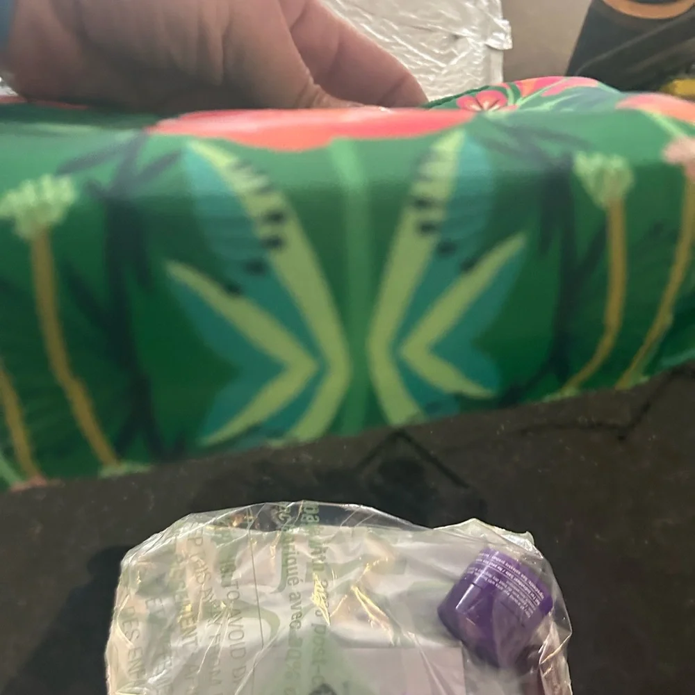 NWT CLINIQUE 6 piece gift set. - Picture 10 of 15